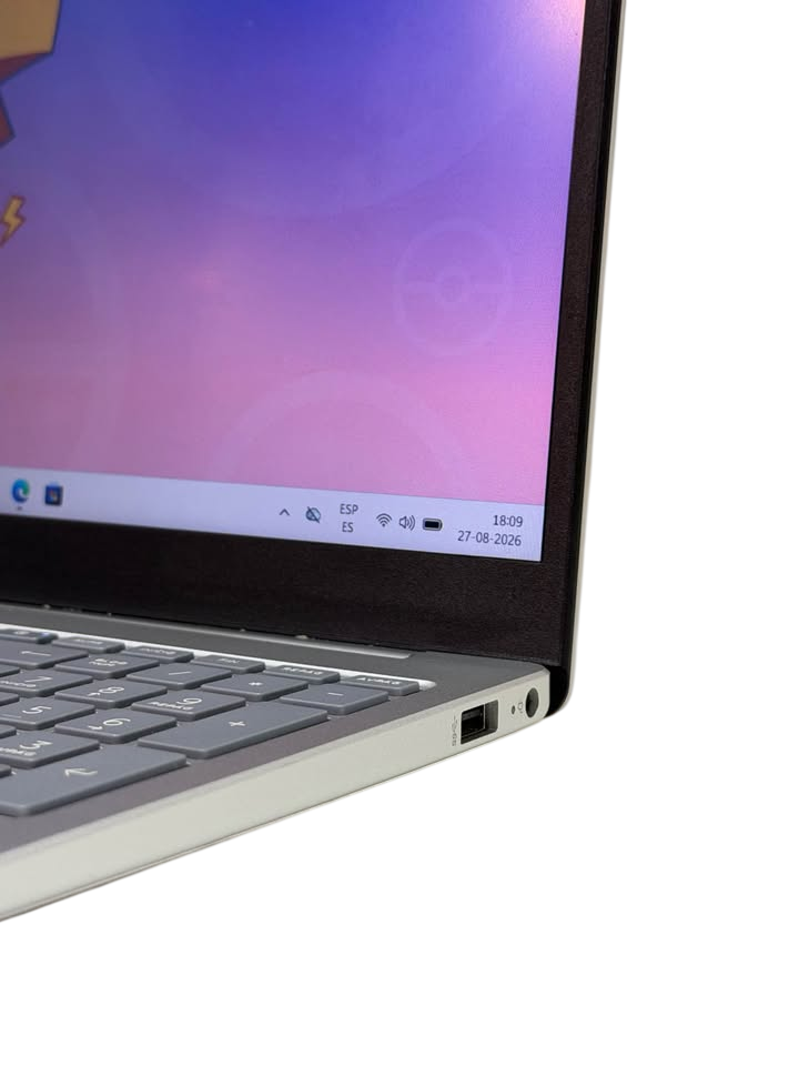 Laptop HP 15 | AMD Ryzen 7 7730U | 8 Núcleos | 16GB RAM DDR4 3200MHz | 512GB SSD | Lector de Huella