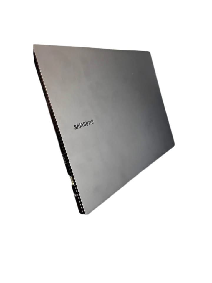 Samsung Galaxy Book 2 Pro | Intel i5-12va Gen (12 núcleos) | 8GB RAM | 512GB SSD M.2 | Windows 11