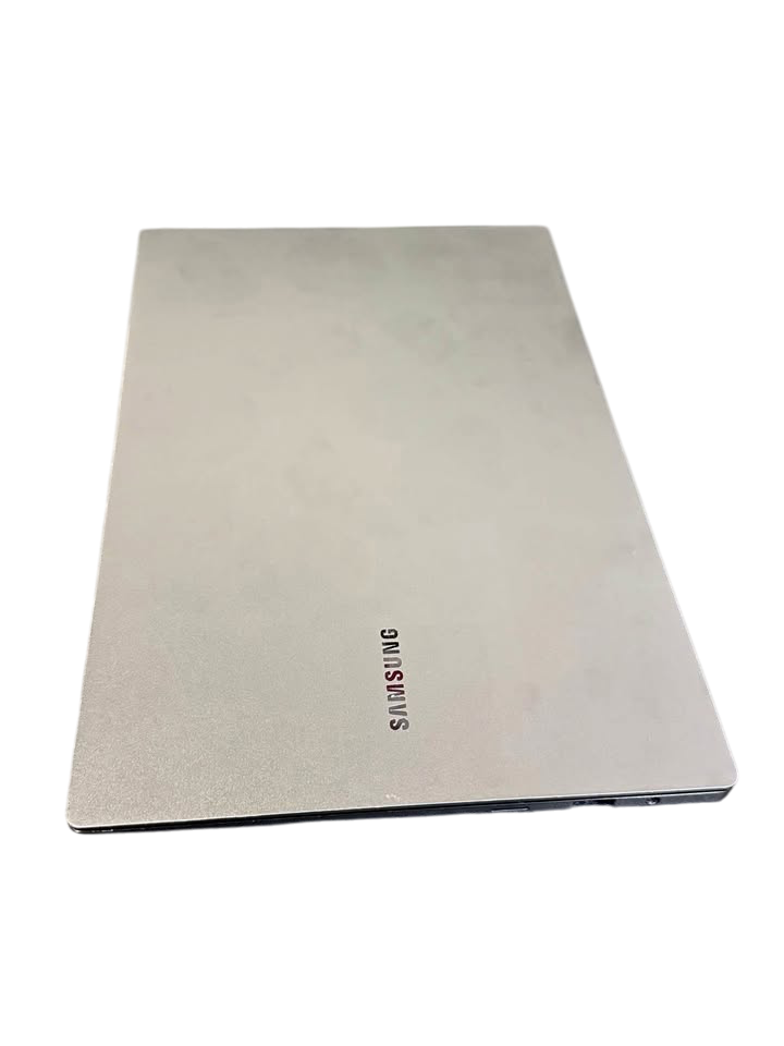 Samsung Galaxy Book 2 Pro | Intel i5-12va Gen (12 núcleos) | 8GB RAM | 512GB SSD M.2 | Windows 11