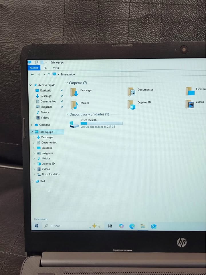 HP 240 G8 14" i3-10 GEN 8 GB RAM 256 GB SSD