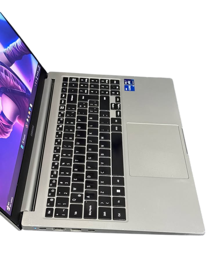 SAMSUNG GALAXY BOOK 2 PRO 16" - POTENCIA & DISEÑO ULTRA DELGADO