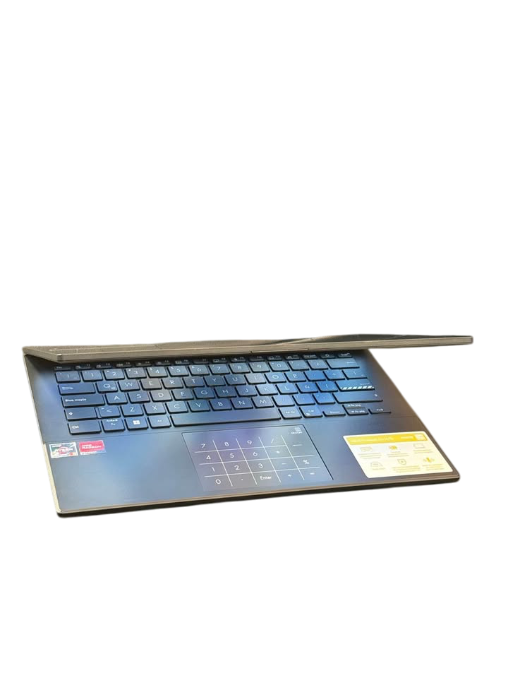 ASUS VIVOBOOK GO RYZEN 5 7000 8 GB RAM DDR5 5500Mhz 512GB SSD M2
