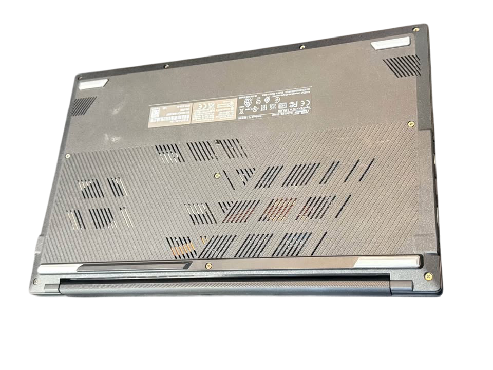 ASUS VIVOBOOK GO RYZEN 5 7000 8 GB RAM DDR5 5500Mhz 512GB SSD M2