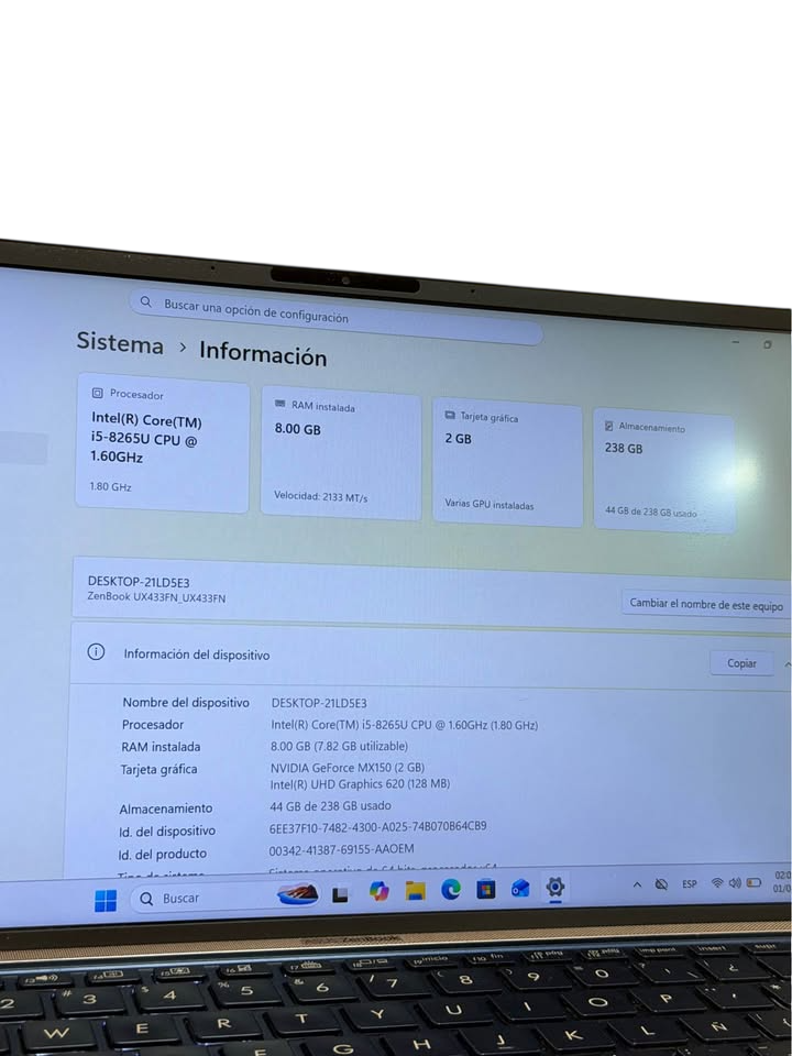 ASUS ZenBook Slim Premium | Intel Core i5 8va Generación | 8GB RAM | 256GB SSD NVMe | NVIDIA MX150 2GB | 13" | Cuerpo Metálico