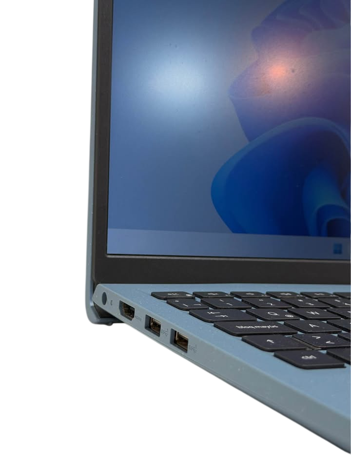 Dell Inspiron 15 3000 | AMD Ryzen 7 Serie 3000 | 12GB RAM Expandible | 512GB SSD | 15.6" | Vega 10 Graphics | Teclado Numérico